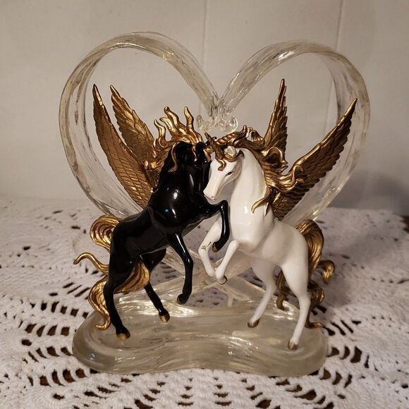 Hamilton Collection "One Heart, True Love" from Wings of Love Collection - Picture 1 of 10